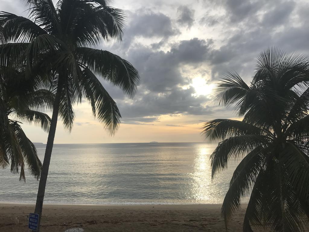 Rompeolas Beach House Hotel Aguadilla Exterior photo